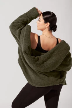 Faux Sherpa Cocoon Coat - Olive 15 Faux Sherpa Cocoon Coat - Olive -Popflex Clothing Shop ArleneOutfit1 0460 Edit