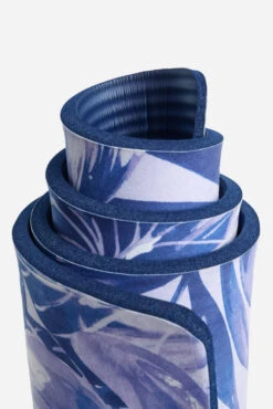 CloudCushion Vegan Suede Yoga Mat - Blue Jungle 0.5” Thick -Popflex Clothing Shop BF PF Thick Yoga Mat Blue Jungle Detail 1