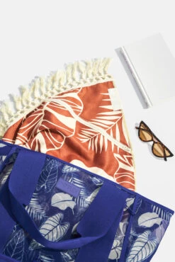Big Beach Carryall Bag - Blue Palm 23 Big Beach Carryall Bag - Blue Palm -Popflex Clothing Shop BeachBags03524 Edit d64b34bf 368d 4402 8618 706305084beb