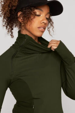 Chasing Pavements Mockneck Pullover - Evergreen -Popflex Clothing Shop ChasingPavementsLongSleeveRunningTop Evergreen B1003 03473 Edit