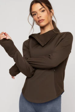 Chasing Pavements Mockneck Pullover - Dark Brown -Popflex Clothing Shop ChasingPavementsLongSleeveRunningTop Raincloud B1003 01859 Edit