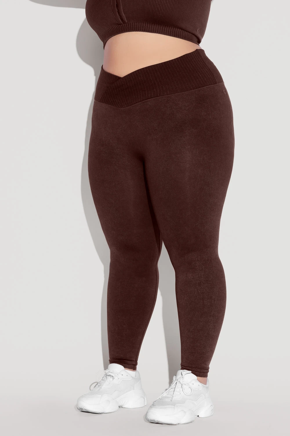 Crisscross Hourglass® Seamless Legging - French Roast 4 Crisscross Hourglass® Seamless Legging - French Roast - Image 4