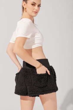 Faux Sherpa Short With Pockets - Black -Popflex Clothing Shop KayleeOutfit8 0881 Edit b007b587 f9f5 4b84 96f6 e5d2be00671c