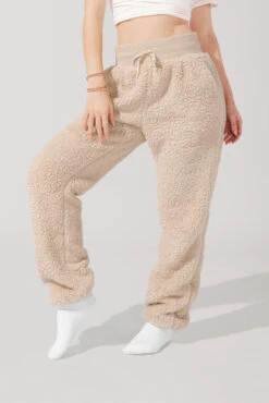 Blanket Pants In Faux Sherpa - Taupe -Popflex Clothing Shop KayleeOutfit9 1080 Edit
