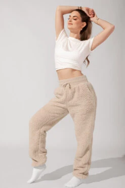 Blanket Pants In Faux Sherpa - Taupe -Popflex Clothing Shop KayleeOutfit9 1081 Edit b599c2df b98e 48b1 9f58 ee2b31277787