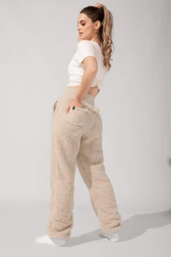 Blanket Pants In Faux Sherpa - Taupe -Popflex Clothing Shop KayleeOutfit9 1101 Edit aec4031f 56b9 4112 9b30 032d27326ce1