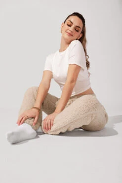 Blanket Pants In Faux Sherpa - Taupe -Popflex Clothing Shop KayleeOutfit9 1120 Edit c3e071fc 146f 4507 a311 d30dedf03f85