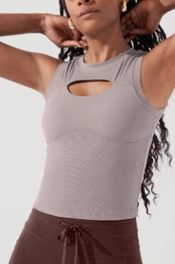Peekaboo Crew Tank - Smoky Taupe -Popflex Clothing Shop PeekabooCrewTank SmokyTaupe B1024 0437 Edit