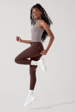 Peekaboo Crew Tank - Smoky Taupe -Popflex Clothing Shop PeekabooCrewTank SmokyTaupe B1024 0466 Edit