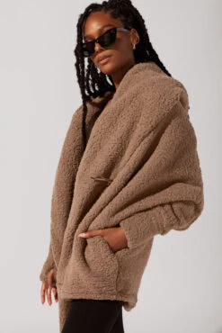 Faux Sherpa Cocoon Coat - Teddy Bear Brown 16 Faux Sherpa Cocoon Coat - Teddy Bear Brown -Popflex Clothing Shop SamaraOutfit5 0342 Edit