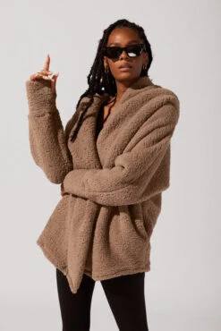 Faux Sherpa Cocoon Coat - Teddy Bear Brown 12 Faux Sherpa Cocoon Coat - Teddy Bear Brown -Popflex Clothing Shop SamaraOutfit5 0347 Edit