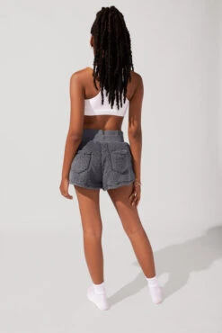 Faux Sherpa Short With Pockets - Cool Grey -Popflex Clothing Shop SamaraOutfit8 0972 Edit 68461b38 5ab9 4b7d 992f 506d97e4e933