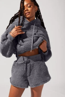 Faux Sherpa Short With Pockets - Cool Grey -Popflex Clothing Shop SamaraOutfit8 0989 Edit 96fa5152 5e3e 497a b722 d6aa058f646c
