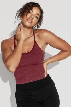 What's The Scoop Seamless Crop Tank - Garnet 15 What's The Scoop Seamless Crop Tank - Garnet -Popflex Clothing Shop What stheScoopTank Garnet SSShorts Black 0933 Edit