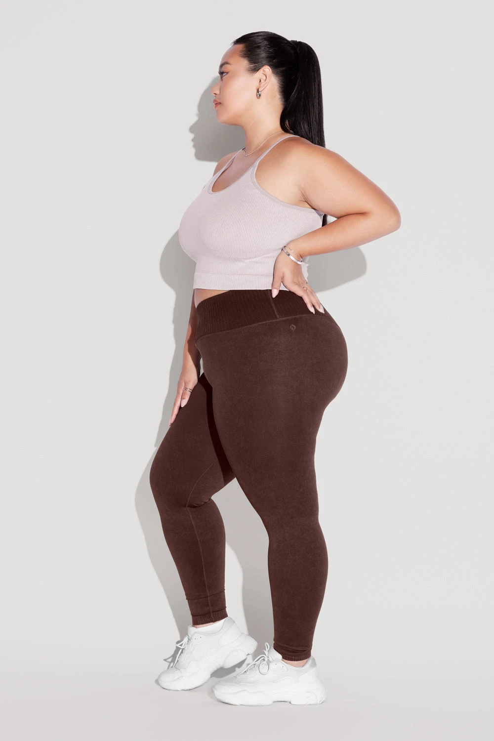 Crisscross Hourglass® Seamless Legging - French Roast 5 Crisscross Hourglass® Seamless Legging - French Roast - Image 5